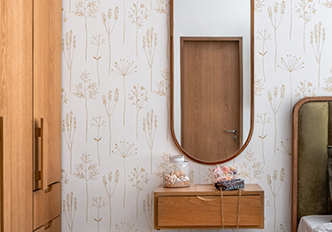 A-Bedroom-Design-with-an-Oval-Mirror-m