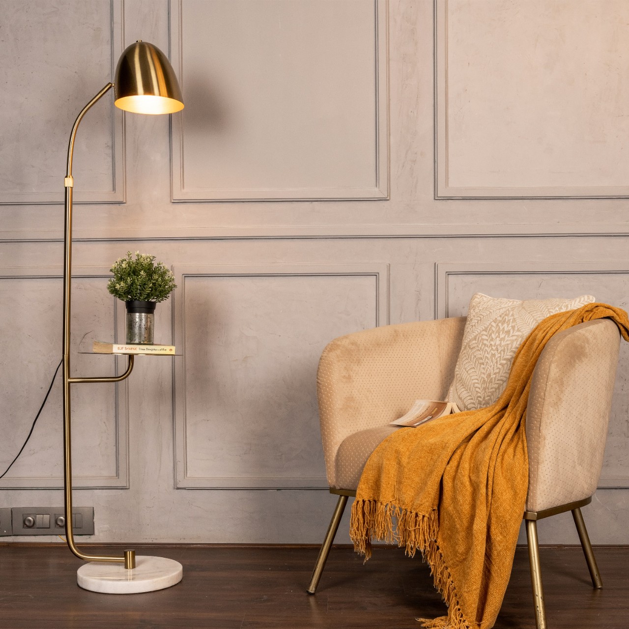In My Mind (Gold, White) Marble Floor Lamp