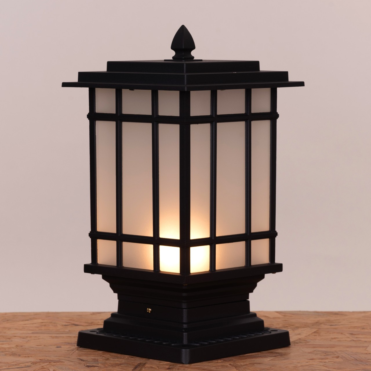 Pulsar Outdoor Gate Light